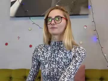 Harleyvee Chaturbate stream image from December 28, 2024
