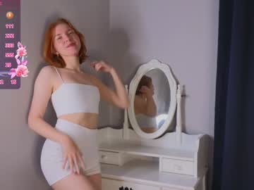 Katiebeames Chaturbate stream image from December 28, 2024
