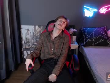 Adrian_Di Chaturbate stream image from December 28, 2024