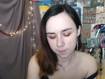 Veryveryvery_Shy Chaturbate stream image from December 28, 2024