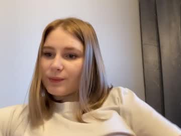Nicoledesire Chaturbate stream image from December 28, 2024