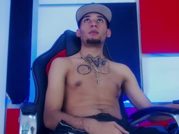 Theskinny8inch Chaturbate stream image from December 28, 2024