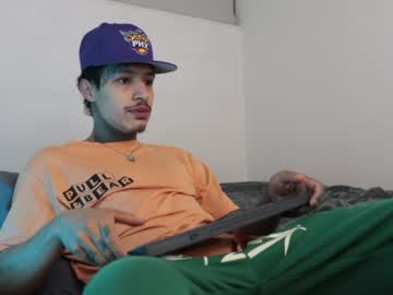 Trieone Chaturbate stream image from December 28, 2024