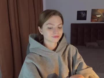 Mollydangerous Chaturbate stream image from December 28, 2024
