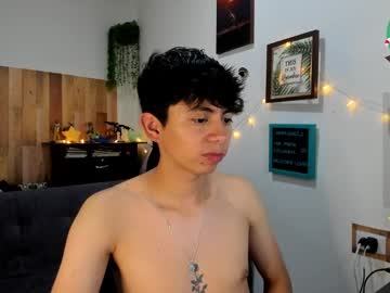 Andy_Guez_11 Chaturbate stream image from December 28, 2024