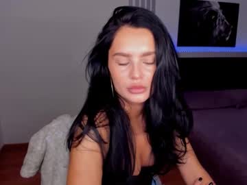 Adelinasmart Chaturbate stream image from December 28, 2024