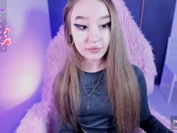 Bonniemoonn Chaturbate stream image from December 28, 2024