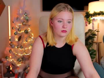Vanila__Sunshinee Chaturbate stream image from December 28, 2024