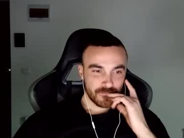 Mu5clemania Chaturbate stream image from December 28, 2024