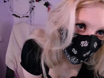 Lilgangsta2002 Chaturbate stream image from December 28, 2024
