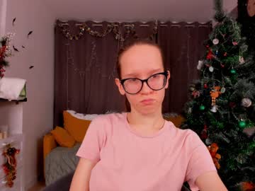 Lynettebails stream image from December 28, 2024