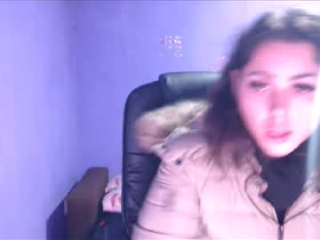 Prettyjulliette Chaturbate stream image from December 28, 2024