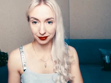 Cute_Smile_Shy stream image from December 28, 2024