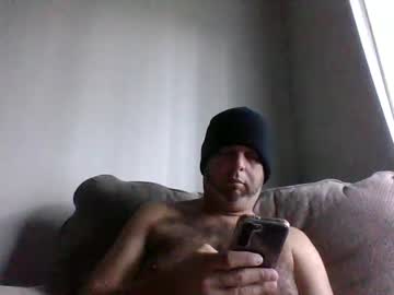 Rubbingoneout714 Chaturbate stream image from December 28, 2024