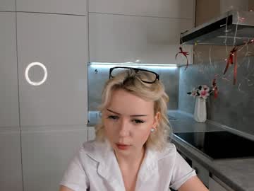 Taitatkins Chaturbate stream image from December 28, 2024