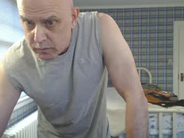 Alex4201 Chaturbate stream image from December 28, 2024