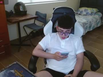 Gay_In_Purple Chaturbate stream image from December 28, 2024
