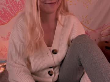 H2h0e Chaturbate stream image from December 28, 2024
