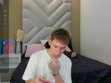Luke_Evanns1 Chaturbate stream image from December 28, 2024