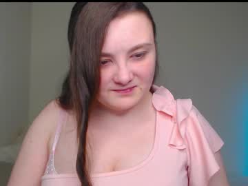 Little_Cuttty Chaturbate stream image from December 28, 2024