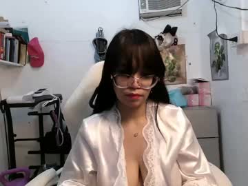 Pinkyrosexx Chaturbate stream image from December 28, 2024