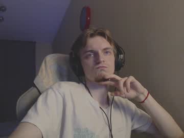 Gasturfahe Chaturbate stream image from December 29, 2024