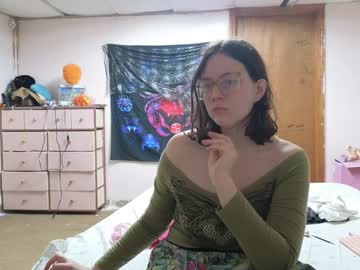 Lunaquinn45 Chaturbate stream image from December 29, 2024