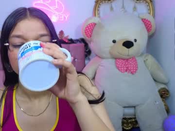 Emilly_Tay Chaturbate stream image from December 29, 2024