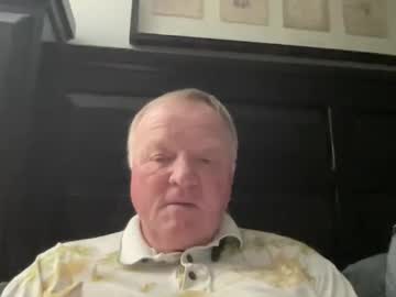 Cookoosnest Chaturbate stream image from December 29, 2024