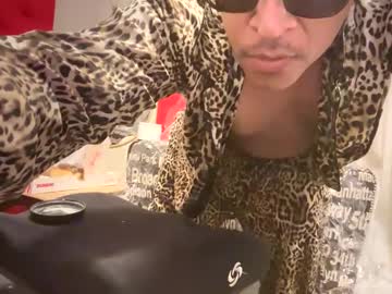 Thebombxoxo Chaturbate stream image from December 29, 2024