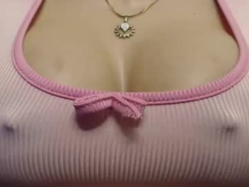 Suck_My_Tits22 Chaturbate stream image from December 29, 2024