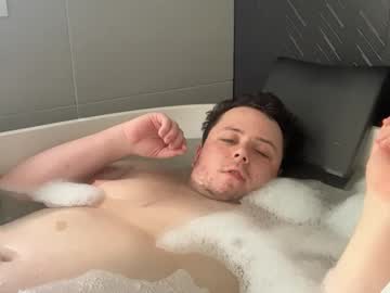 Bisexualchubbyboy Chaturbate stream image from December 29, 2024
