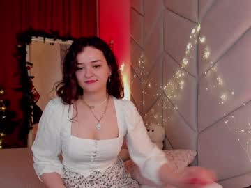 Camillaadrian Chaturbate stream image from December 29, 2024