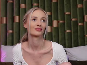 Ameliaangell Chaturbate stream image from December 29, 2024