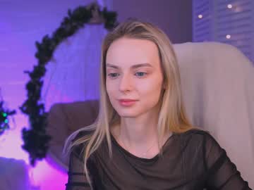 Juliabrewer Chaturbate stream image from December 29, 2024