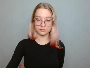 Abbymoore__ Chaturbate stream image from December 29, 2024
