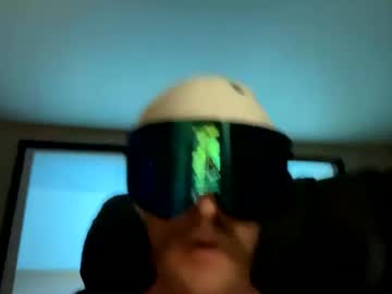 Mustscherides Chaturbate stream image from December 29, 2024