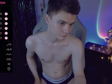 Darenxl Chaturbate stream image from December 29, 2024