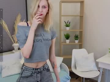 Monablacknall Chaturbate stream image from December 29, 2024