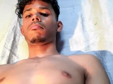 Lukebigcock64 Chaturbate stream image from December 29, 2024