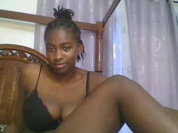Queen_Racy Chaturbate stream image from December 29, 2024