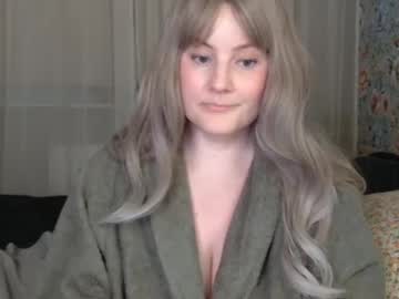 Mathilde_Solveig Chaturbate stream image from December 29, 2024
