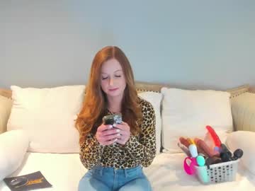 Eatmygingersnapps Chaturbate stream image from December 29, 2024