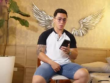 Hunk_Ryan Chaturbate stream image from December 29, 2024