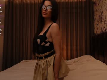Sunnyluxe_ Chaturbate stream image from December 29, 2024