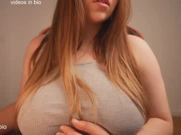 Vikkyy_Love Chaturbate stream image from December 29, 2024