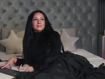 Amelynoir Chaturbate stream image from December 29, 2024