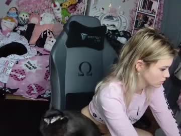 Lil__Bunny2005 Chaturbate stream image from December 29, 2024