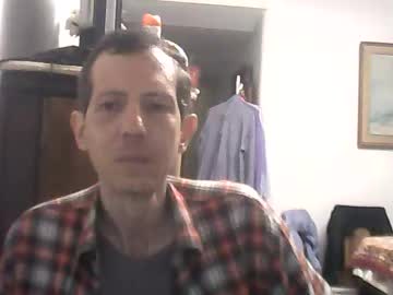 Lucianoaxel Chaturbate stream image from December 30, 2024