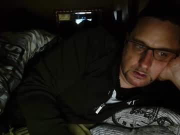 Wirzwei8883 Chaturbate stream image from December 30, 2024